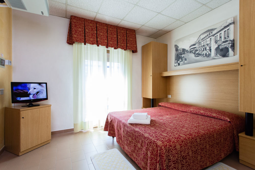 & Al Mare Aparthotel 3*